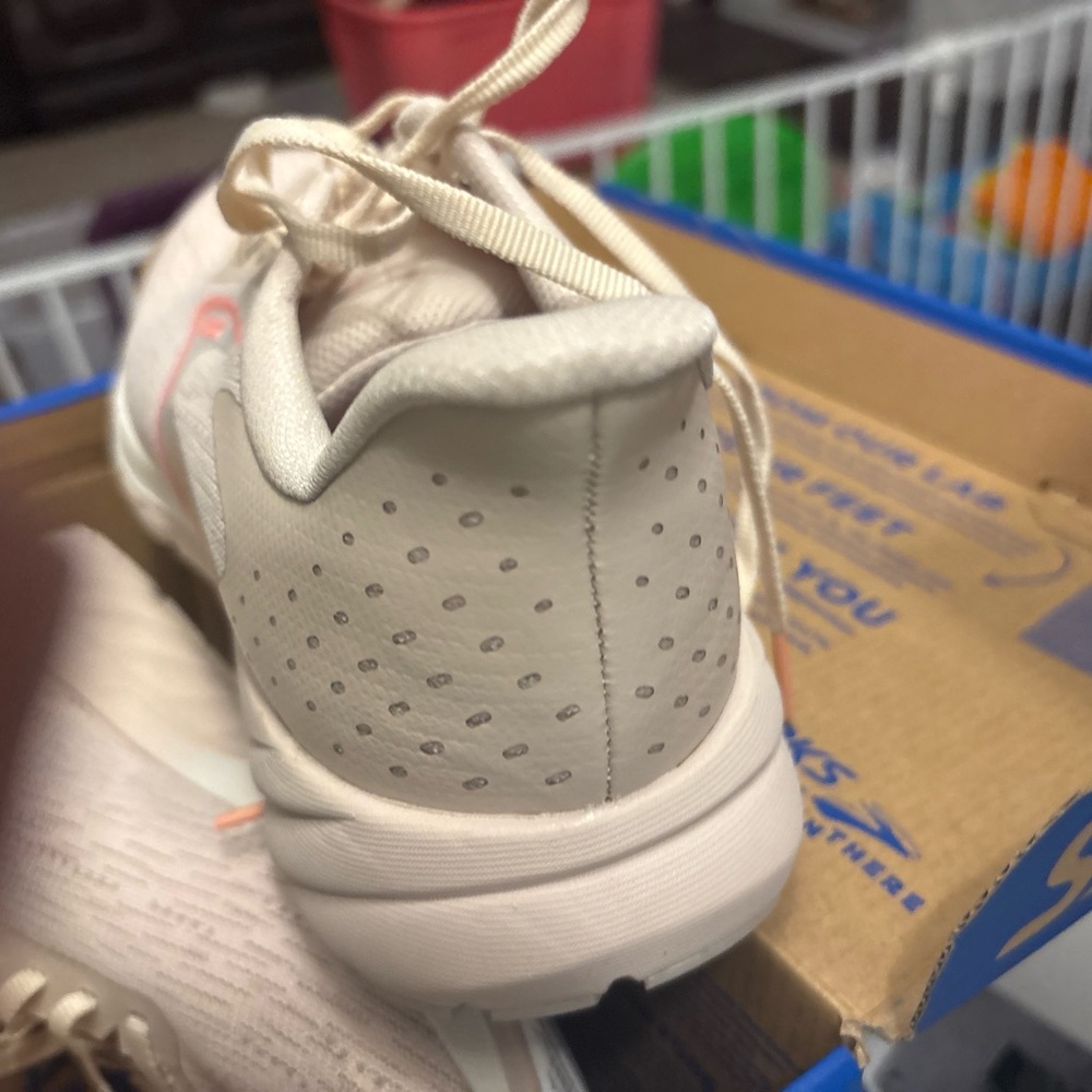 Brooks Women's Beige/Pink Athletic Running Shoes - Picture 4 of 5